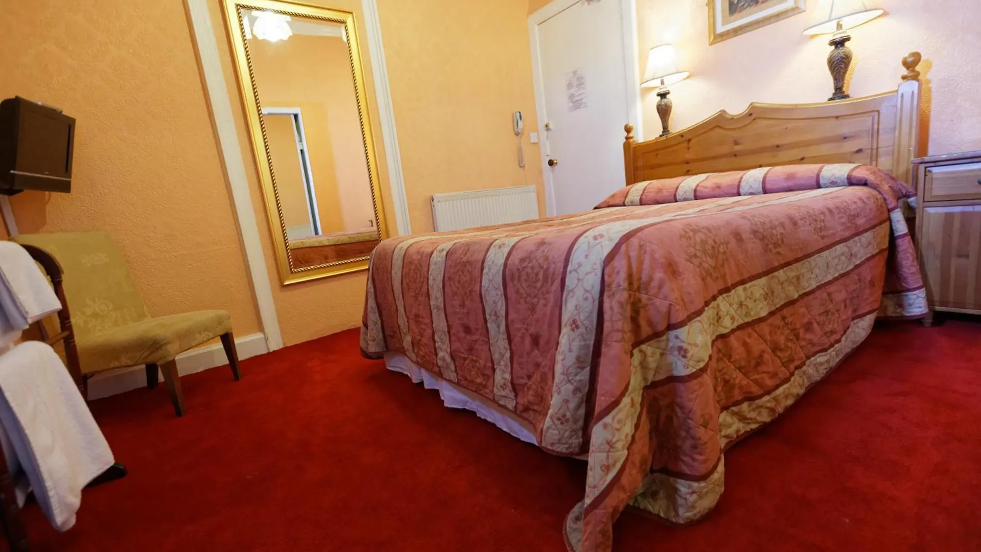 Averon Guest House Эдинбург 3*,  Великобритания