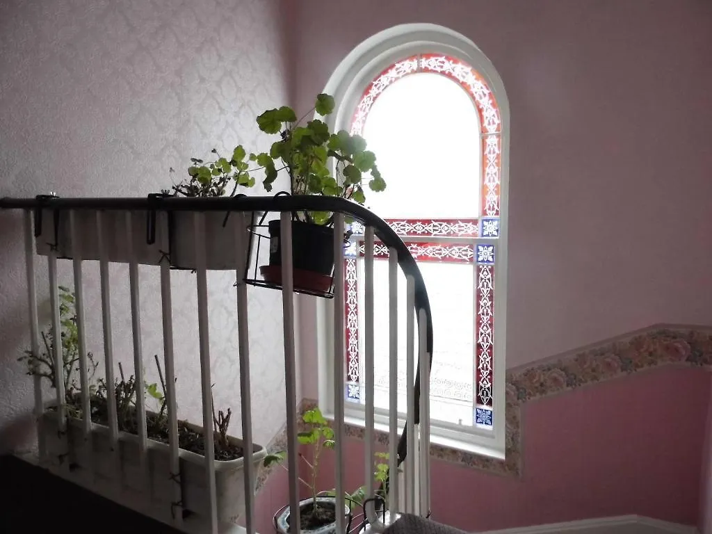 Averon Guest House Эдинбург 3*,