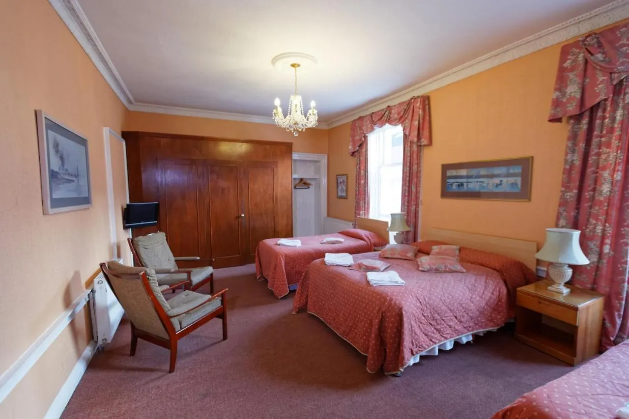 Averon Guest House Эдинбург 3*,